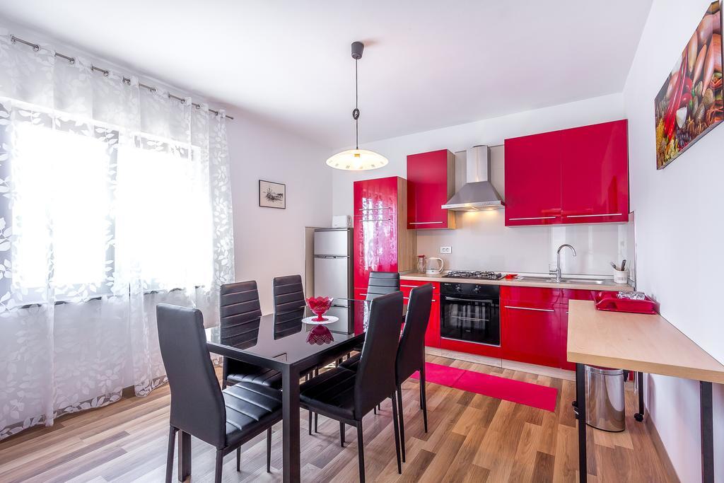 Apartment Miro Pula Pokoj fotografie