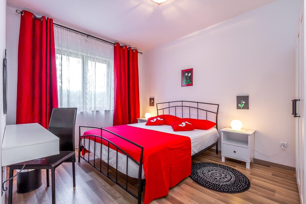 Apartment Miro Pula Pokoj fotografie