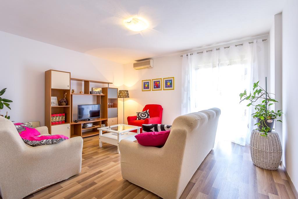 Apartment Miro Pula Pokoj fotografie